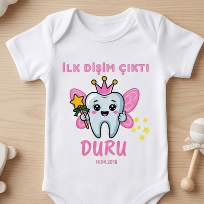 İsim Yazılı İlk Dişim Çıktı Diş Buğdayı Partisi Zıbını - %100 Pamuklu Bebek Body